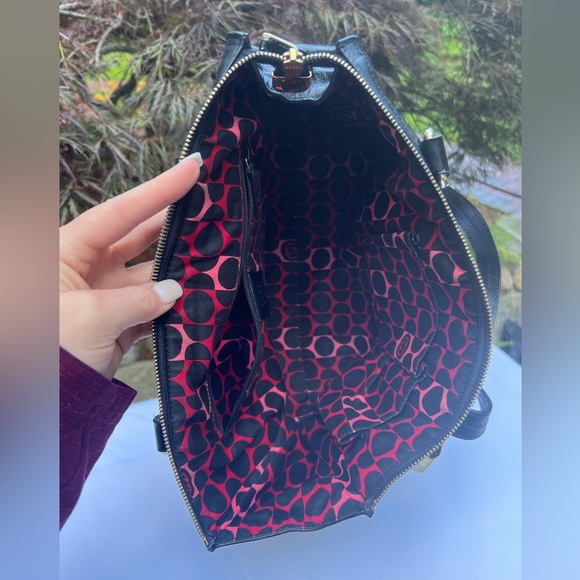 Gucci Duchessa Boston Bag Black and Gold (authentic) Repainted - Picture 10 of 10